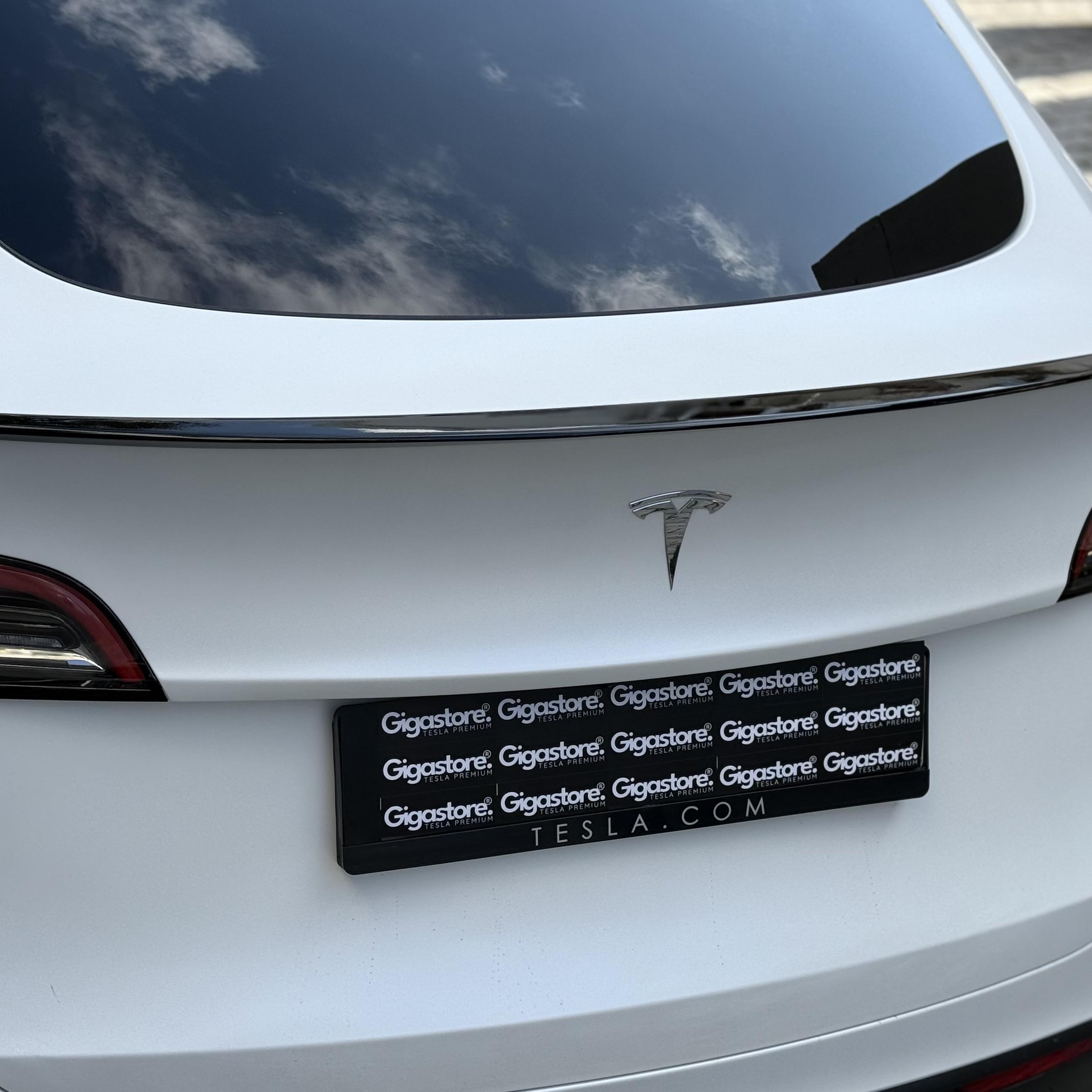 TESLA%20MODEL%20Y%20PERFORMANS%20PIANO%20BLACK%20SPOILER